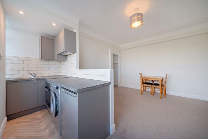 1 Bedroom Flat To Rent In Du Cane Court, Balham High Road, London, SW17