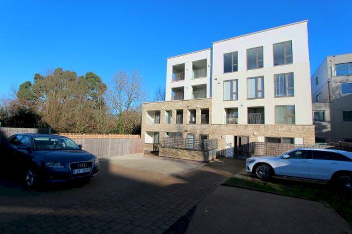 2 Bedroom Flat To Rent In Bentley Way, Barnet, EN5