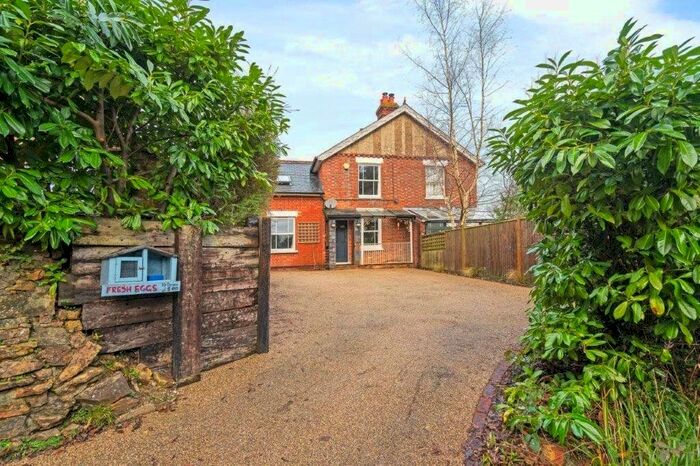 Semi-Detached House For Sale In Osmers Hill, Wadhurst, East Sussex, TN5