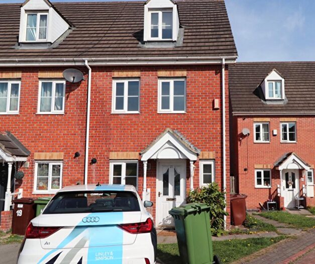 3 Bedroom House To Rent In Manderston Chase, Armley, Leeds, LS12