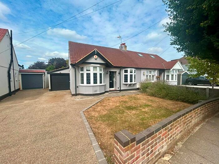 2 Bedroom Semi-Detached Bungalow To Rent In Bridge Avenue, Upminster, RM14