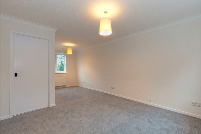 2 Bedroom End Of Terrace House To Rent In Finch Close, Headington, Oxford, OX3