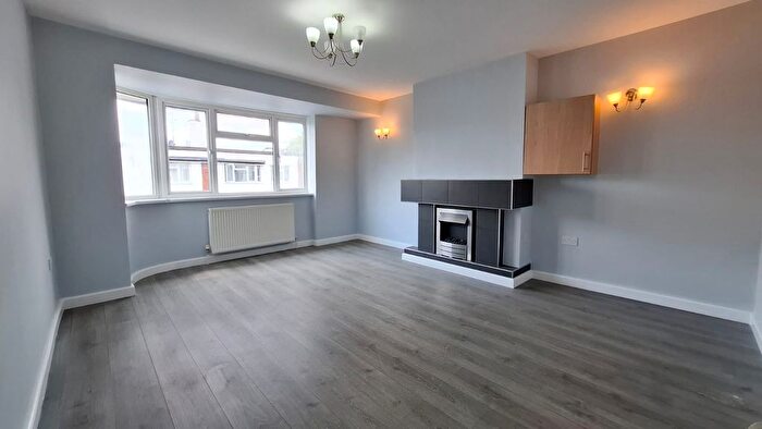 2 Bedroom Flat To Rent In Danes Gate, Harrow, HA1