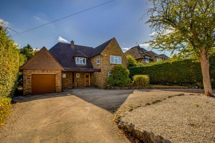 4 Bedroom Detached House To Rent In Ninnings Road, Chalfont St Peter, SL9