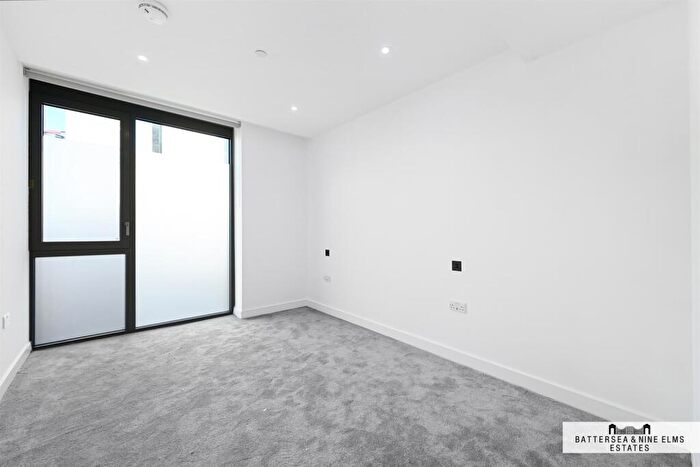 2 Bedroom Apartment To Rent In Bowden House, Prince Of Wales Drive, SW11