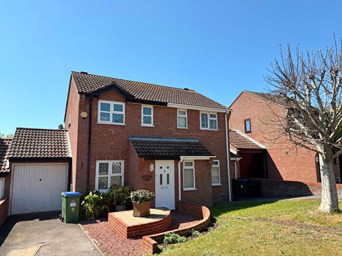 2 Bedroom Semi Detached House To Rent In Shannon Close, Peacehaven, BN10