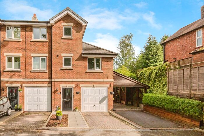 4 Bedroom Terraced House To Rent In Chelford Road, Macclesfield, SK10