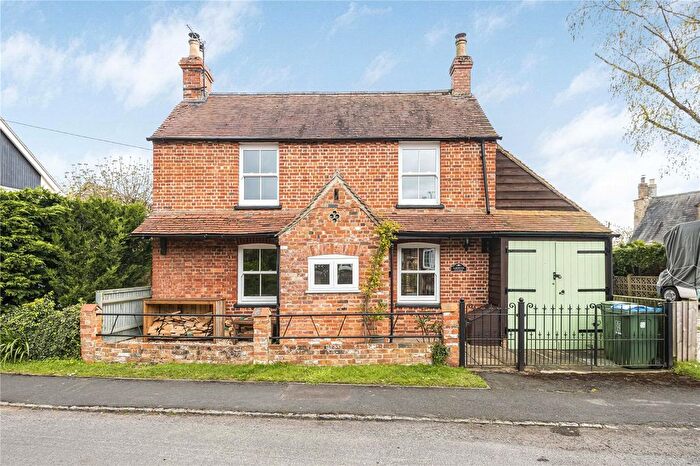 3 Bedroom Detached House For Sale In Crendon Road, Shabbington, Aylesbury, HP18