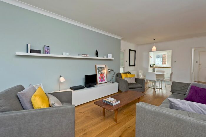 2 Bedroom Flat To Rent In Durham Road, West Wimbledon, SW20