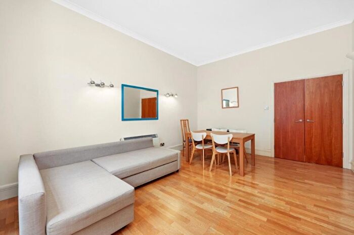 2 Bedroom Flat To Rent In Forum Magnum Square, London, SE1