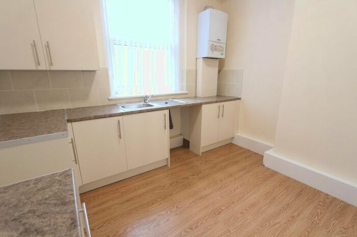 2 Bedroom Flat To Rent In Gordon Road, Seaforth, Liverpool, L21