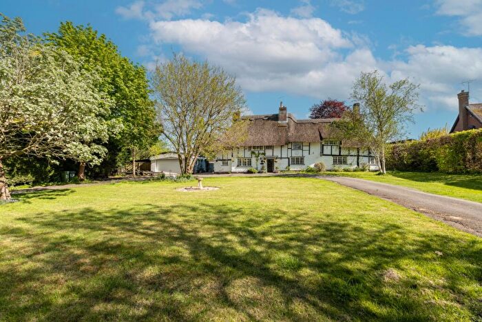 4 Bedroom Detached House For Sale In Brook End, Weston, HP22
