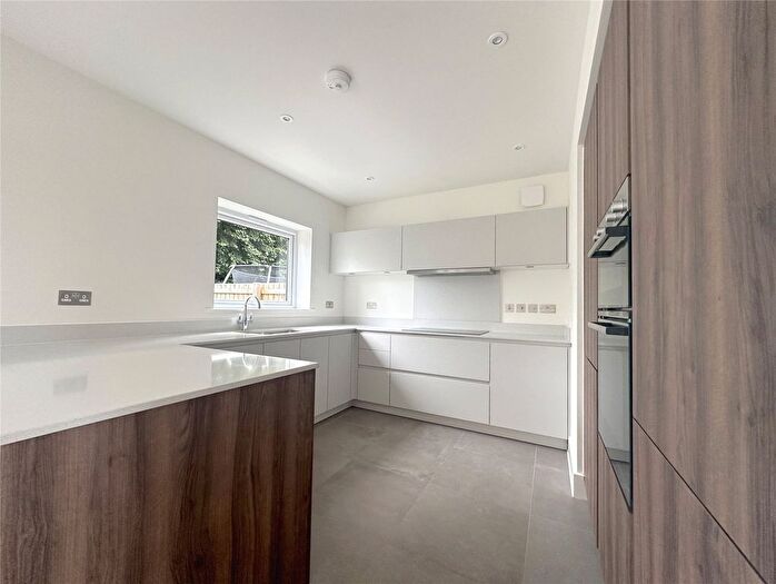 3 Bedroom Detached House To Rent In The Green, Exeter, EX2