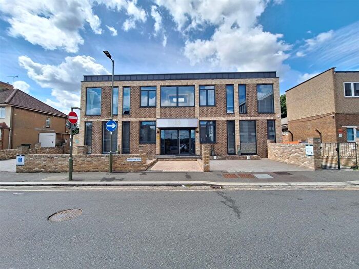 1 Bedroom Flat To Rent In Lancaster Road, Barnet, EN4