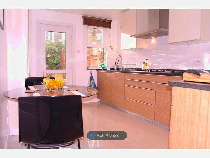 1 Bedroom Flat To Rent In Sistova Road, London, SW12