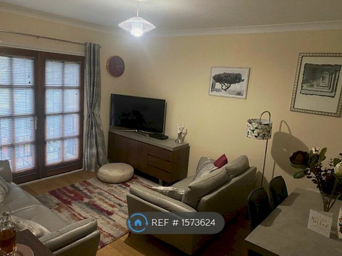2 Bedroom Flat To Rent In Tunstall Road, Sunderland, SR2