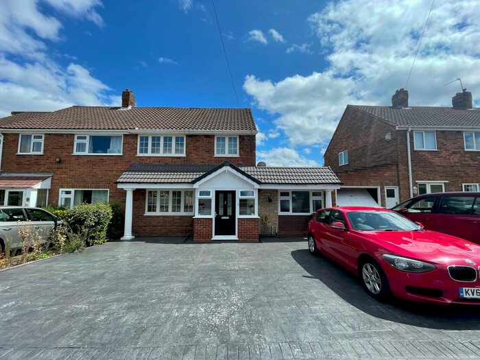 3 Bedroom Semi-Detached House To Rent In Whitehall Road, Wolverhampton, WV4
