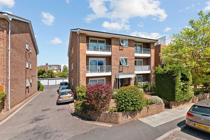 2 Bedroom Flat To Rent In Spencer Hill, Wimbledon, SW19