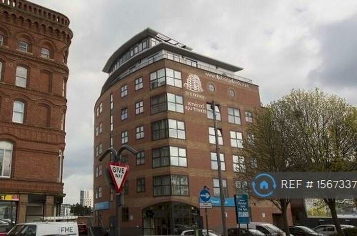 3 Bedroom Flat To Rent In Waterloo Street, Leeds, LS10
