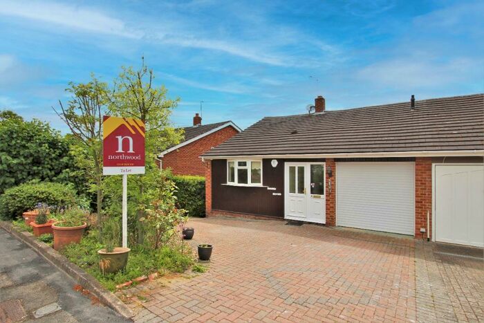 4 Bedroom Semi-Detached House To Rent In Mandeville Close, Tilehurst, Reading, RG30
