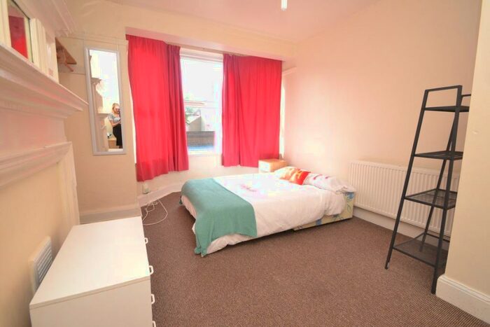 6 Bedroom Detached House To Rent In Derby Road, Lenton, Nottingham, NG7