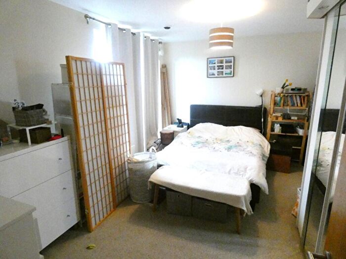 2 Bedroom Apartment To Rent In Tay Court, Meath Crescent, Bethnal Green, E2