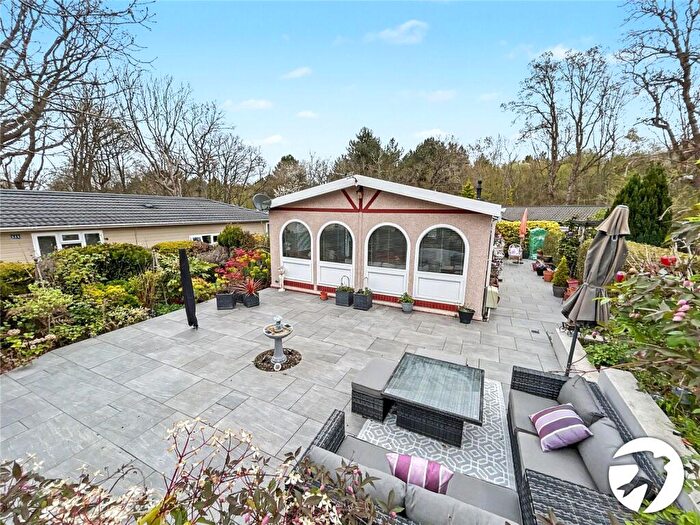 1 Bedroom Bungalow For Sale In Stonehill Woods Park, Old London Road, Sidcup, Kent, DA14