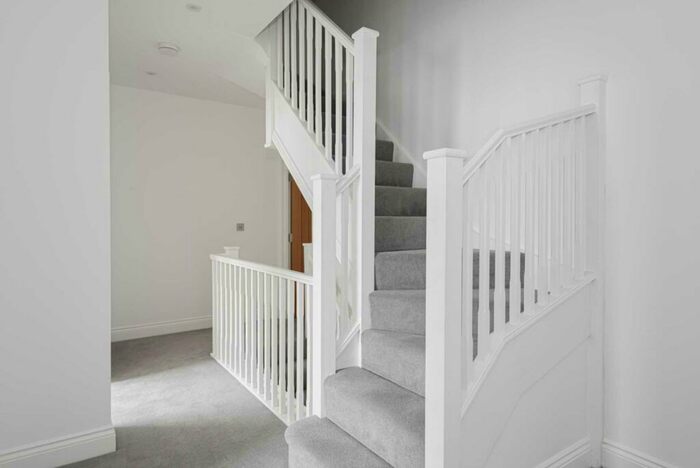 5 Bedroom Detached House To Rent In Pine Hill, Epsom, KT18