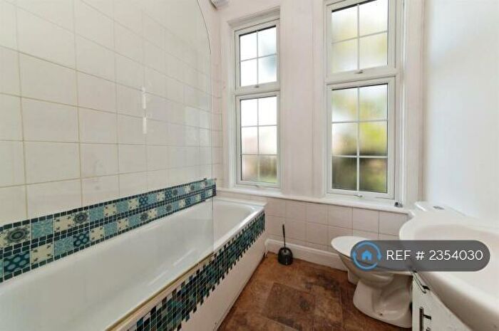 1 Bedroom Flat To Rent In Thurlby Close, Harrow, HA1