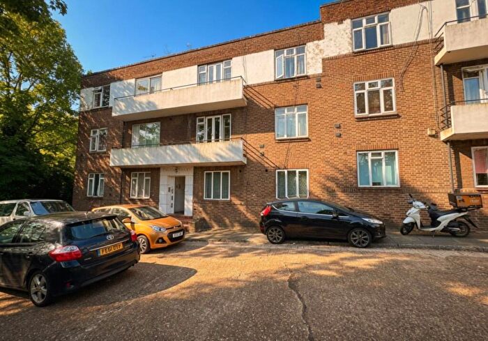2 Bedroom Flat For Sale In Flat Talbot Court, Blackbird Hill, Kingsbury, London, NW9