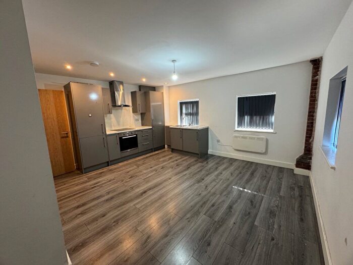 1 Bedroom Flat To Rent In Flat, Bank House Apartments, Gledhow Road, Leeds, LS8