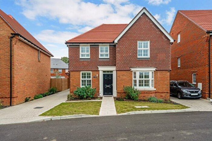 4 Bedroom Property To Rent In Jenkins Way, Tonbridge, TN12