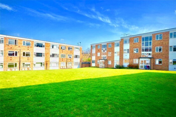 2 Bedroom Flat To Rent In Haig Court, Chelmsford, Essex, CM2