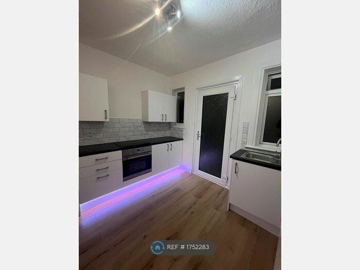 2 Bedroom Flat To Rent In Irvine Road, Kilmarnock, KA1