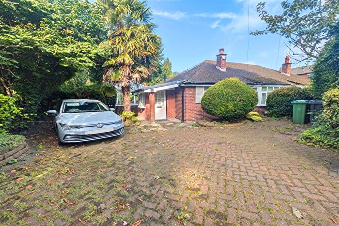 3 Bedroom Semi-Detached Bungalow To Rent In Dowson Road, Hyde, SK14