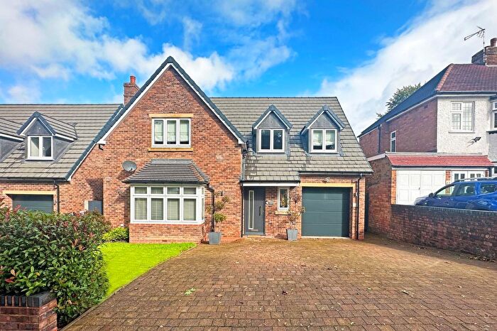 4 Bedroom Detached House To Rent In Arden Vale Road, Knowle, Solihull, West Midlands, B93