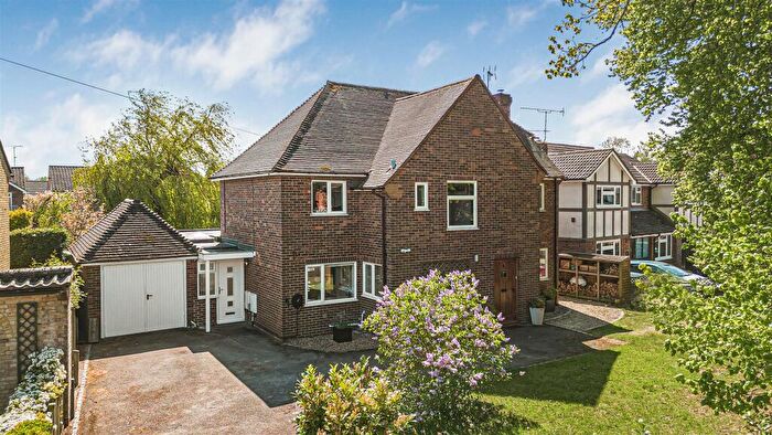 4 Bedroom Detached House For Sale In Gravel Hill, Caversham, Reading, RG4