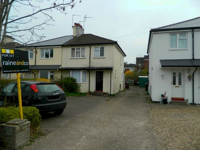 3 Bedroom Semi-Detached House To Rent In Cranborne Road, Potters Bar, EN6