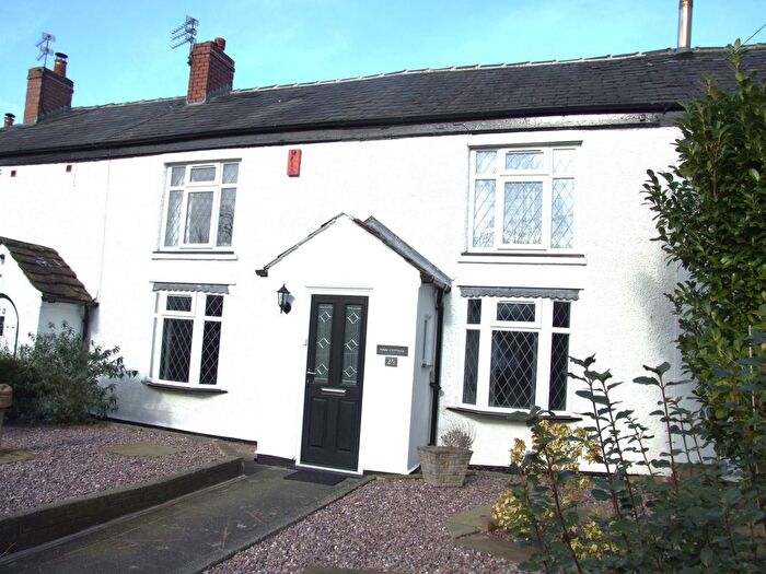 2 Bedroom Cottage To Rent In Smithy Green, Woodley, SK6