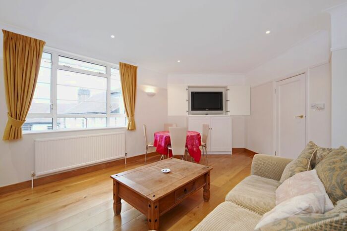 2 Bedroom Flat To Rent In Whymark Avenue, Turnpike Lane, N22