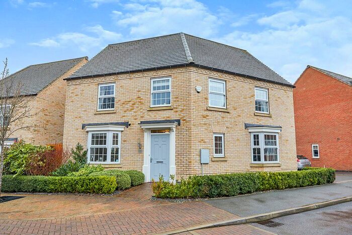 4 Bedroom Detached House To Rent In Aberdeen Close, Church Gresley, Swadlincote, Derbyshire, DE11