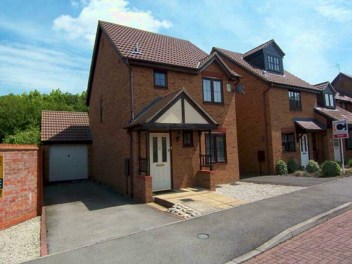 3 Bedroom Detached House To Rent In Gratton Court, Emerson Valley, MK4