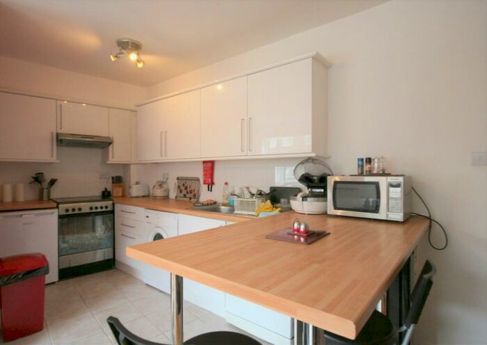 2 Bedroom Flat To Rent In Gilden Crescent, Chalk Farm, NW5