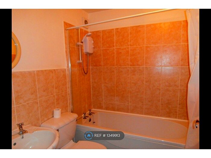 1 Bedroom Flat To Rent In Second Avenue, Clydebank, G81