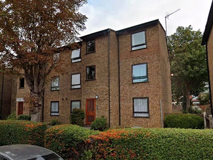 1 Bedroom Flat To Rent In Pembroke Road, London, E17