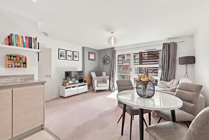 1 Bedroom Flat For Sale In Thorn Apartments, Bow, E3