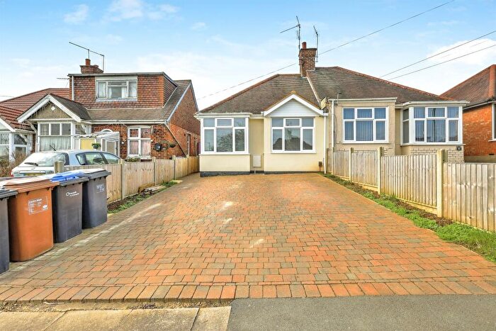 2 Bedroom Semi-Detached Bungalow For Sale In Ellesmere Avenue, Northampton, NN5