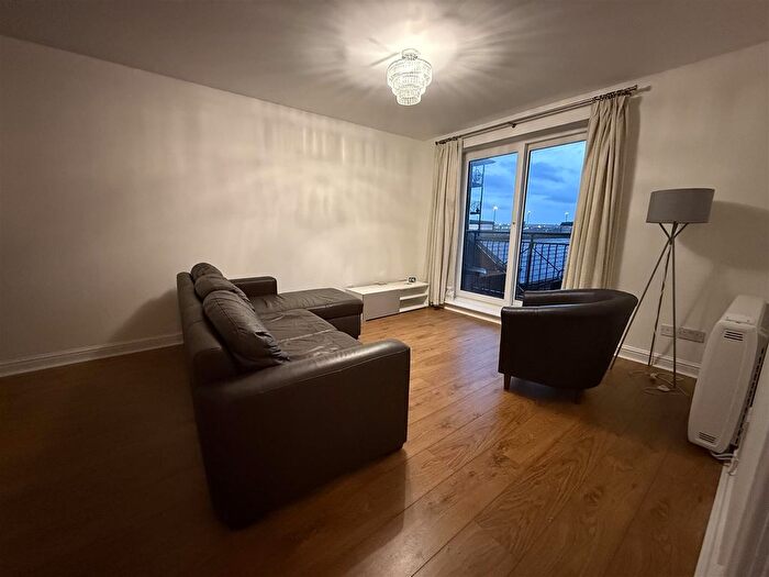 2 Bedroom Flat To Rent In Waterloo Road, Liverpool, L3