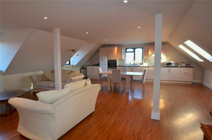 1 Bedroom Flat To Rent In Bracknell Road, Brock Hill, Bracknell, Berkshire, RG42