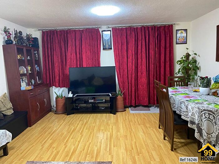 3 Bedroom Terraced House To Rent In Plesman Way, Wallington, Surrey, SM6